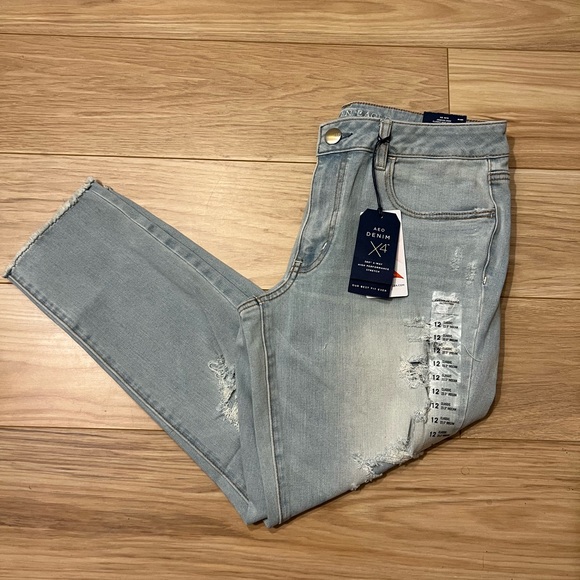 American Eagle low rise super stretch - Picture 2 of 4